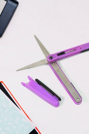 Pen Cut Compact Scissors in Pen Format, Pen-Style Portable Travel Scissors (1 Pc)