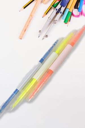 Dual-Headed Highlighter 3 Colors Double head Highlighter Pen (3 Pcs Set)