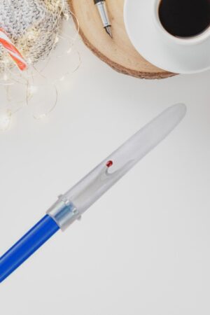 Sewing Remover Thread Unpicker with Plastic Cover (1 Pc)