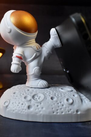 Mobile Holder Astronaut Phone Stand Planet Creative Fun 3D Design (1 Pc / Mix Design)